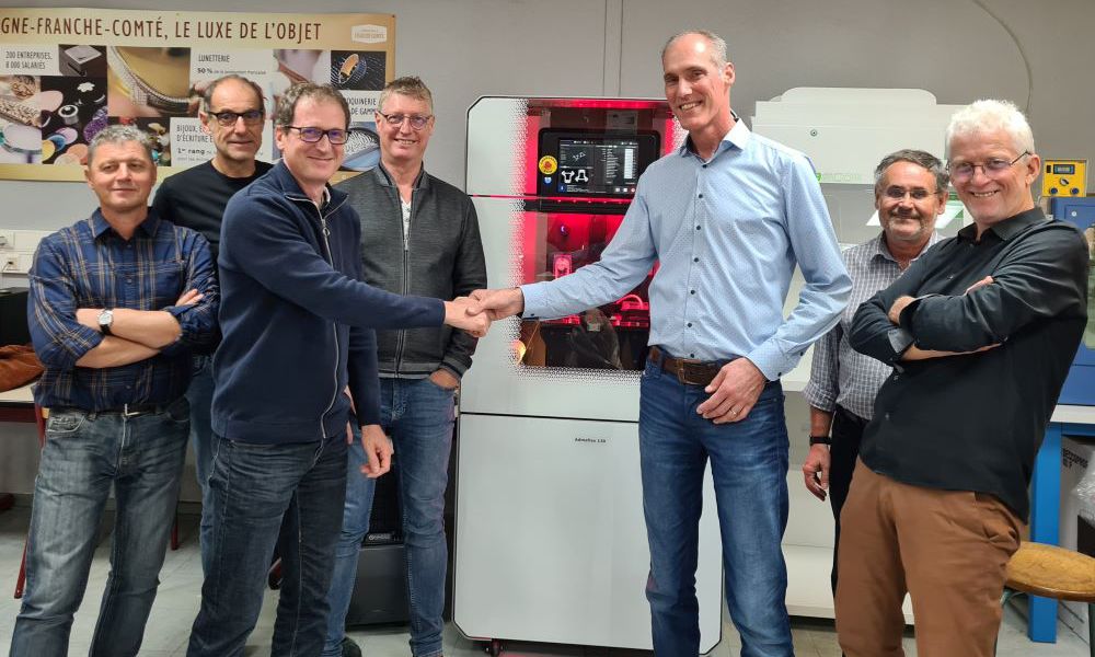 Admatec - Lycée in France implements Admaflex 130 ceramic and metal printer