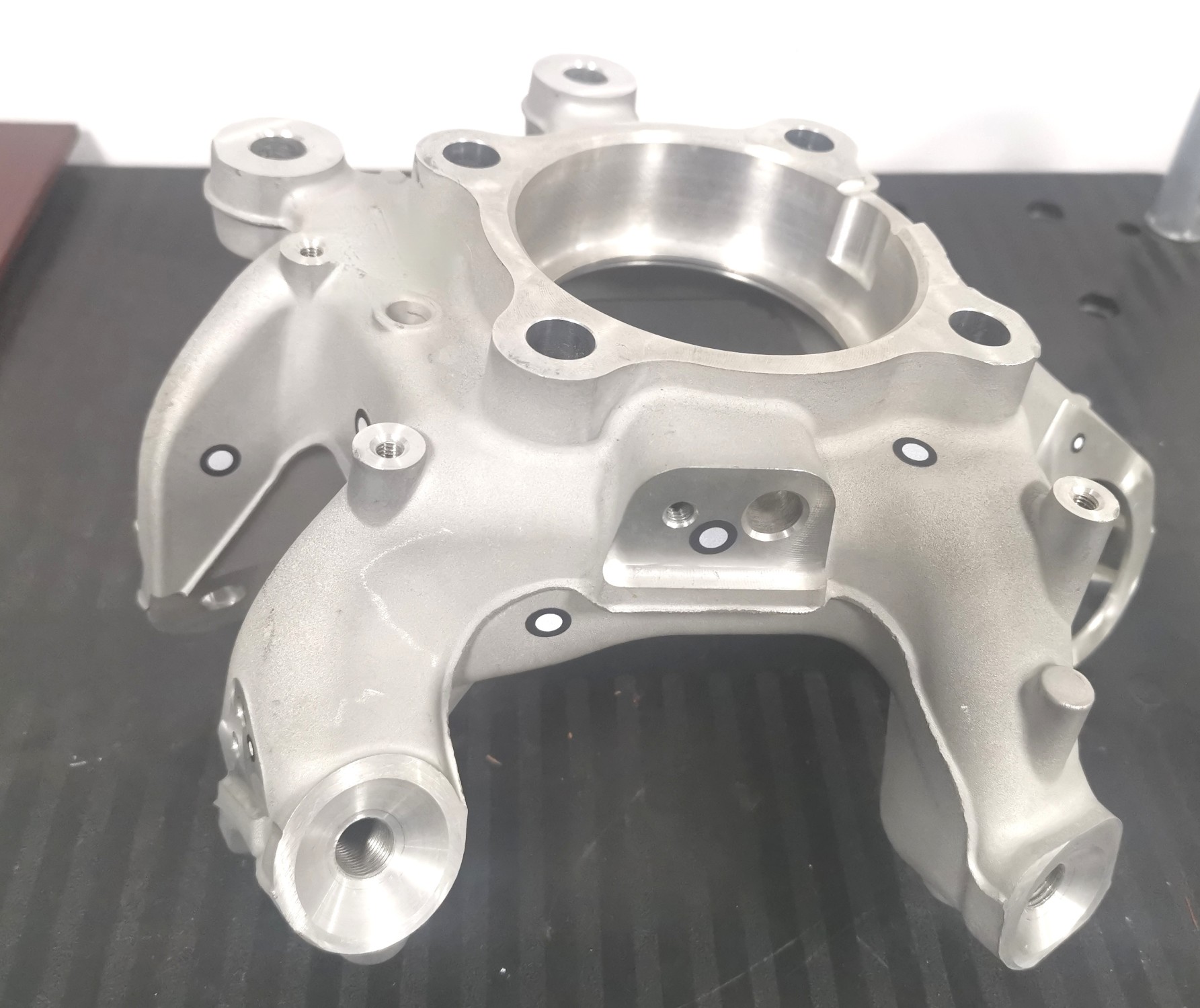 Scantech-3D_laser_scanning_a_new_method_of_aligning_blanks_fro_precise_machining